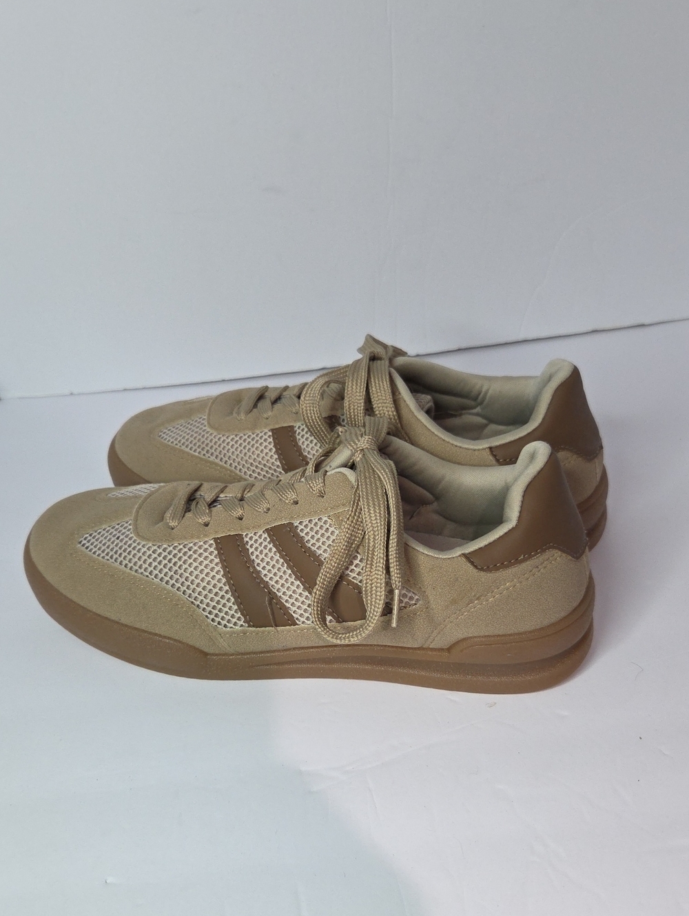 Jellypop Casual Beige Mesh & Suede Sneakers Size 8.5